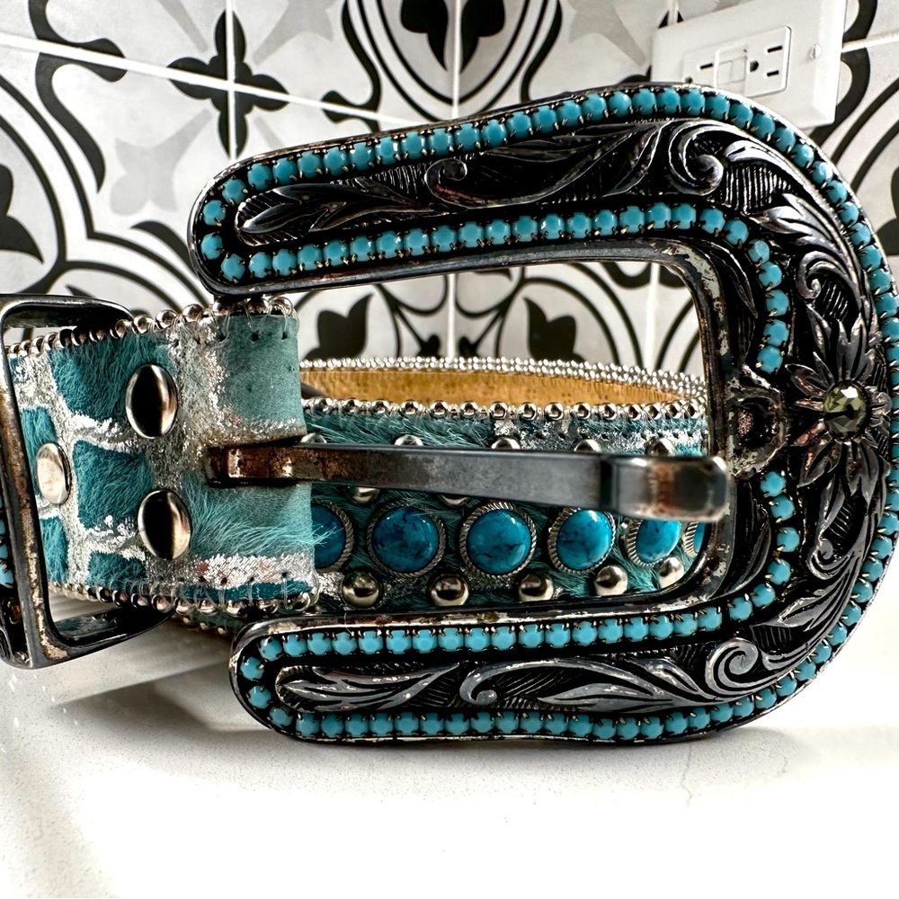 Beautiful BB Simon Turquoise Belt. Size L.